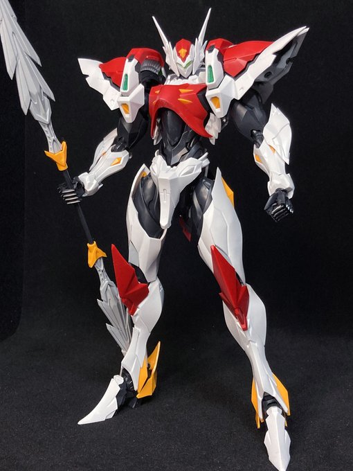 橘猫工業のテッカマンブレードプラモのパチ組みできたカッコイイ!パーツ合わせるピンがはめ込み固い上に細い箇所が多いので調整しながら組むのがちょっと面倒だった感(何本か折れた)あと肩アーマーが若干内向きになっちゃうんで干渉するパーツ削って修正してみたりしました。 