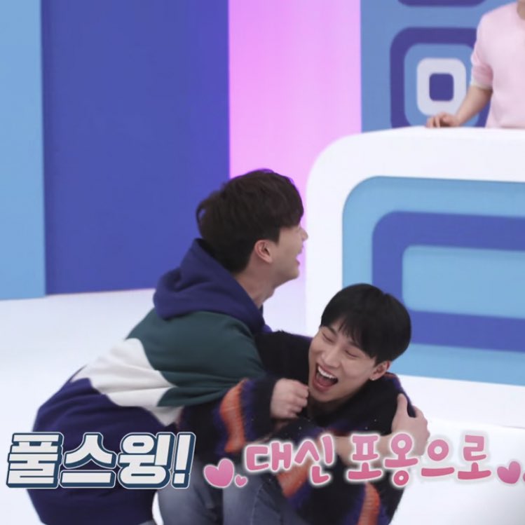S_loved_Y's tweet photo. 최근근황에
이새키들뭐하묘?
하는눈으로보고는 있습니다
황당함 https://t.co/gdknkQTFu7