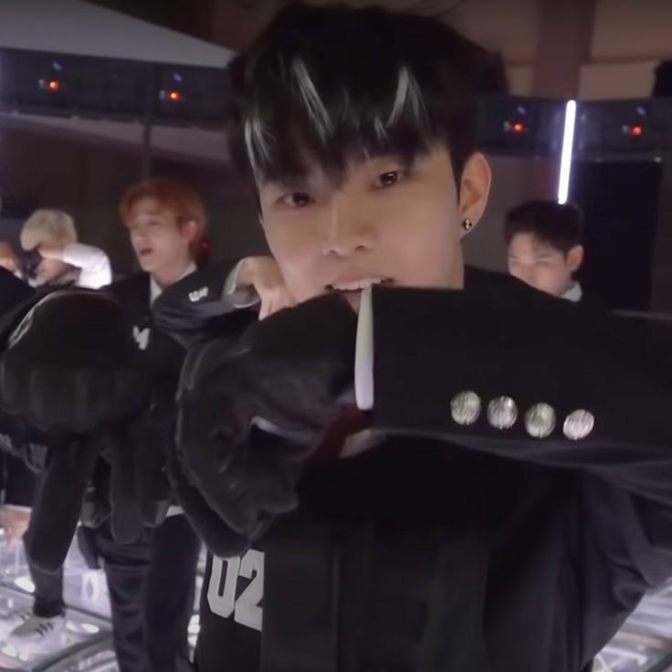 doll kyu (@dolljcm) on Twitter photo 