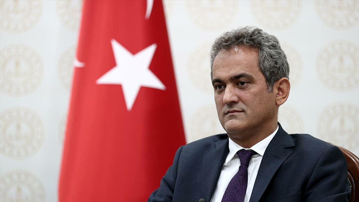 lumiuite_walet's tweet photo. saglık herşeyden önce gelir duyun bizi! #SoemestrTatiliUzatılsın https://t.co/qyzvqZatsA