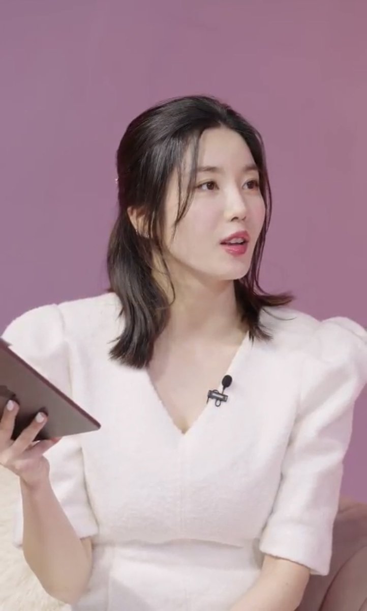 kwoneb_capture's tweet photo. 은비쌤 너무 다정해요.. https://t.co/i2nlIxwRgP