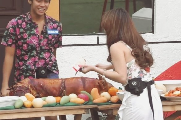 mcermoso's tweet photo. I just need someone who looks at me the way Isabel looks at the lechon...

Re-LECHON-ship goals tologo!

Hahahahaha. Ano kaya reaction nya if makita nya yung Epic lechon moment nya? hahaha. Tandaan mo, mahal ka namin Isaa.

#PBB2ndAdultNomi
#IsabelLaoho || Isabel Laohoo https://t.co/d5xtBHLFR9