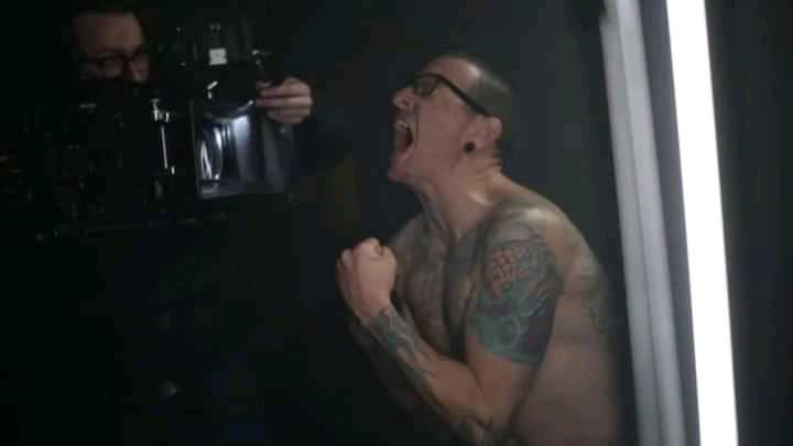 NetoSanabria's tweet image. "Me grito a mi mismo cuando no tengo a nadie más con quien luchar".

#HalfwayRight