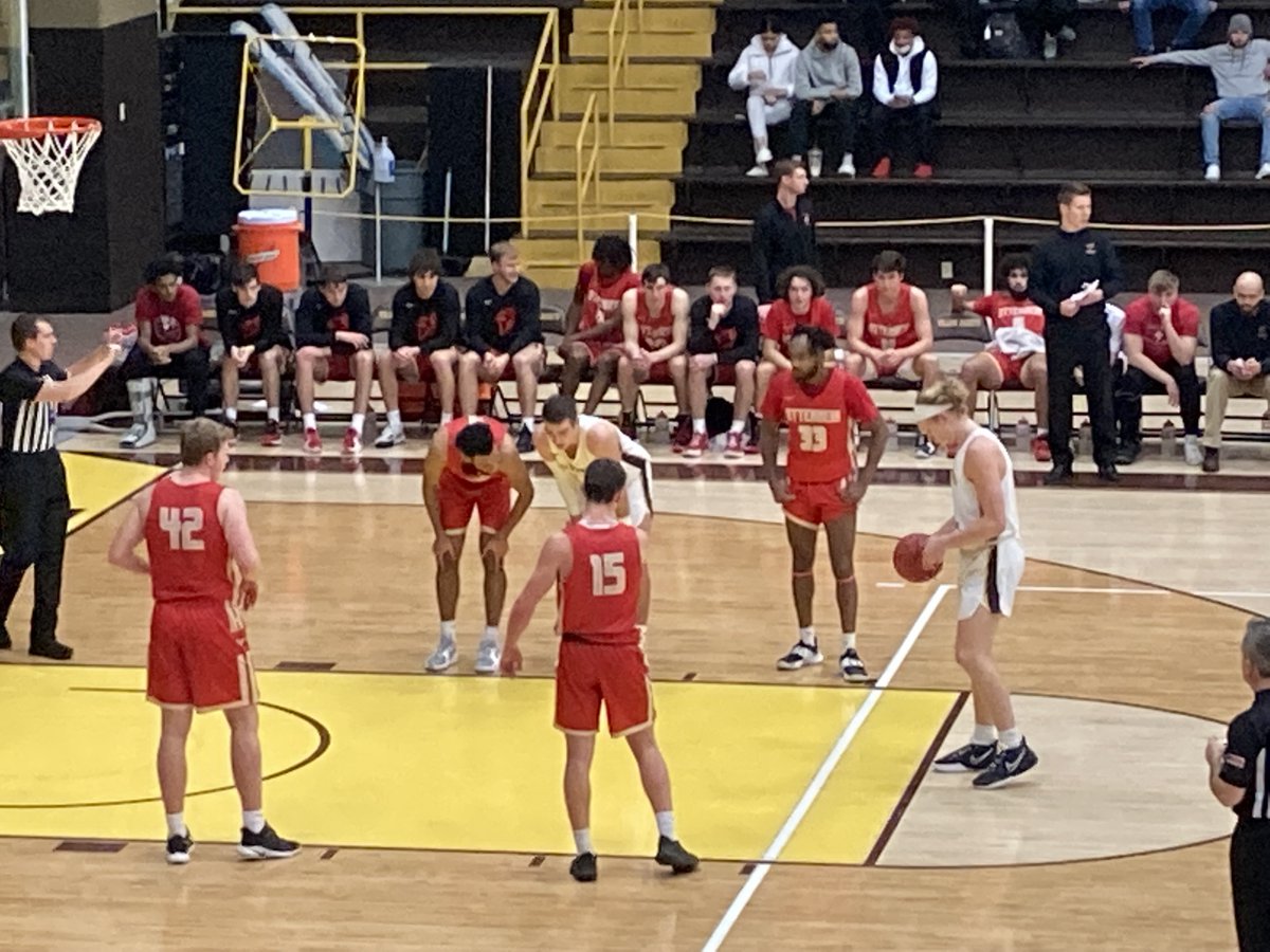 WHSGRIZZLYBBALL's tweet photo. How cool is this!!! @reidblack41, @j_justice13 and @jacksimmons__ all in the same pic!  3 Grizzlies getting after it on the same court...Proud of you guys!!! https://t.co/dYkUWjINIW
