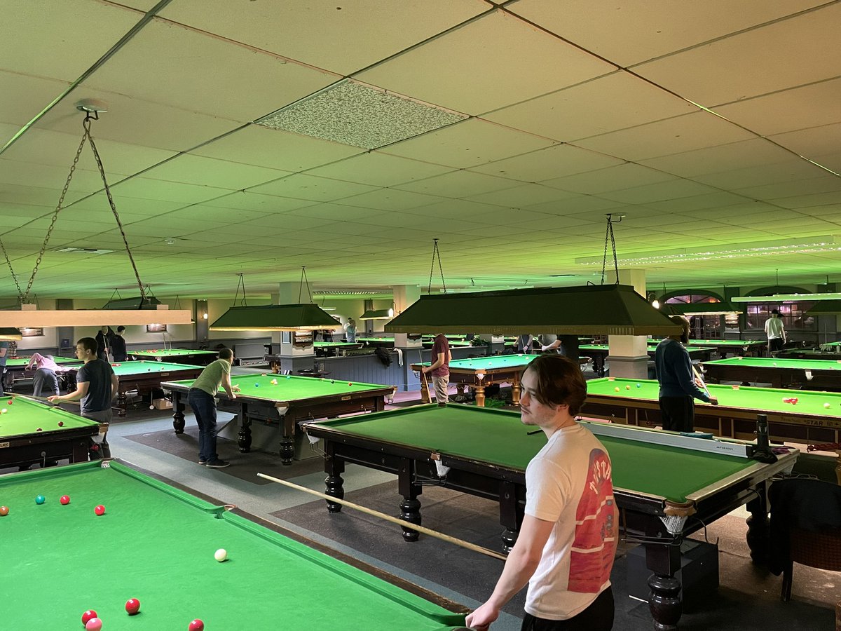 Kyren Wilson (@kyrenwilson) on Twitter photo Apart from the one table that’s out of order…
Awesome to see <a href="/Barratts/">Barratts Club</a> so busy on a Sunday Afternoon! Apart from the one table that’s out of order…
Awesome to see <a href="/Barratts/">Barratts Club</a> so busy on a Sunday Afternoon!