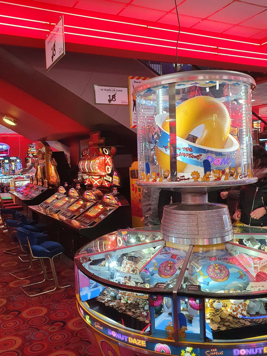 MrsRouthJones's tweet image. Having a fabulous weekend with an amazing group of people who I brought together during the lockdown every Saturday night for a quiz x great to see everyone in person #Lockdownquiz #mablethorpe #weekendaway #gathering #funtimes #partygames #gigging #beach #Skegness #duckpond