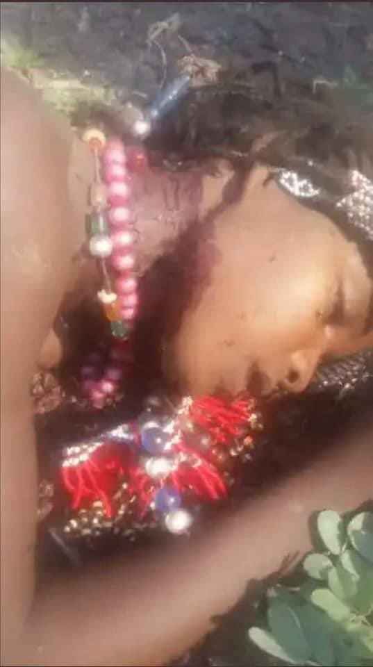 AminaAfar's tweet photo. Ne restons pas silencieux face aux horribles tueries des civiles dans le Nord-Est de l'Éthiopie.
#afarlifematter 
#WeAreAfar
#WeAreNeighbors 
#WeAreAfrican 
#WeAreMuslim 
#wearehuman
#nomore 
🗣️📣Condamnons tous ensemble 🙌
👉#StopAfarGenocide
👉#AfarUnderAtack #ByNasroAbas https://t.co/2a334SZgzK