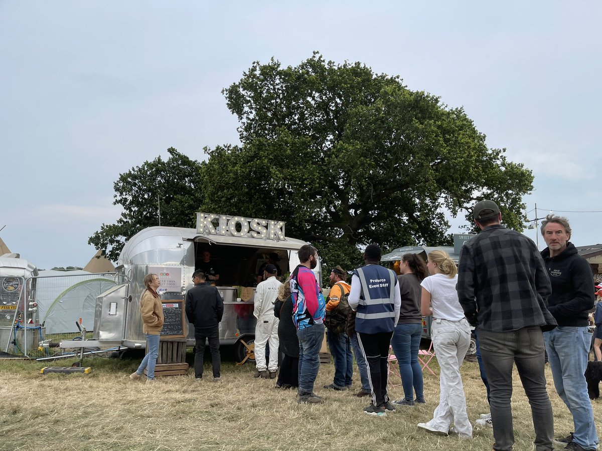 ChefConsultant's tweet photo. Man City v POSH at HOME ๐ช
I would look love to setup our Tin outside POSH Stadium and serve our great Street Food Menu to all football fans ๐
#Poshunited #TheTin #StreetFood https://t.co/YuXBogkziY