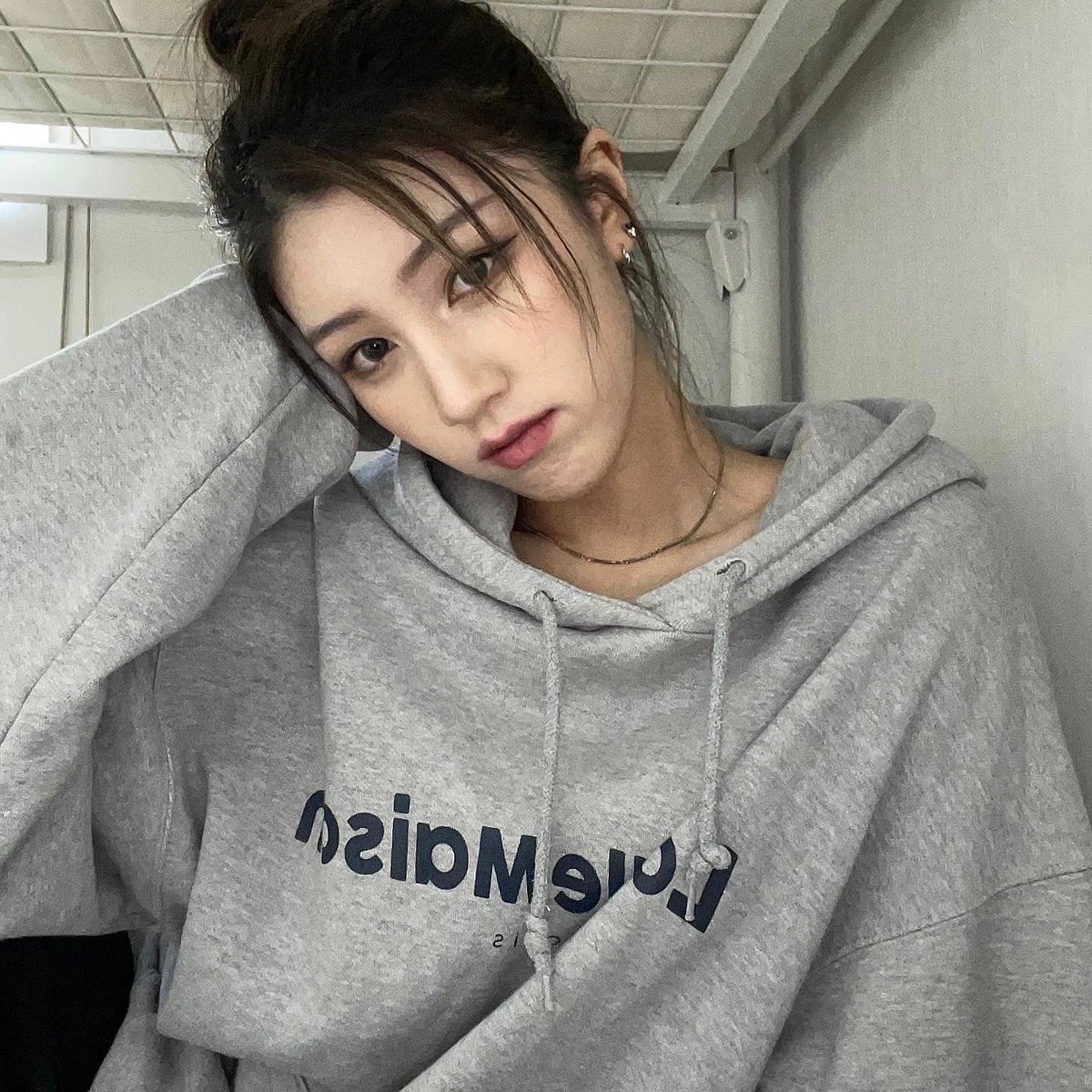 therapixy's tweet photo. OMG WHO IS SHE?? I NEED TO STAN https://t.co/7tkXxuxnoq