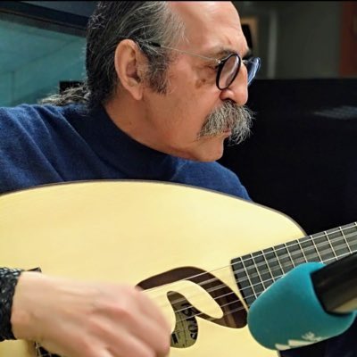 zoidoJI's tweet photo. Adiós a un hombre imprescindible para la historia de la música popular sevillana, que la llevó a lugares donde nunca antes había sonado. Poeta, compositor, autor, cantor… Descanse en paz Pascual González. Todo mi cariño para su familia y sus compañeros de @cantoresdehisp. https://t.co/H3zlLPkDuh