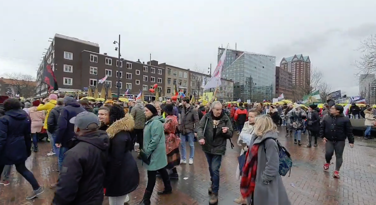 Core2Et's tweet photo. Livestream 3 Rotterdam protest - HJM
https://t.co/GjHkdD5bXM #samenNL #COVID19 #News https://t.co/mdDS2jmLst
