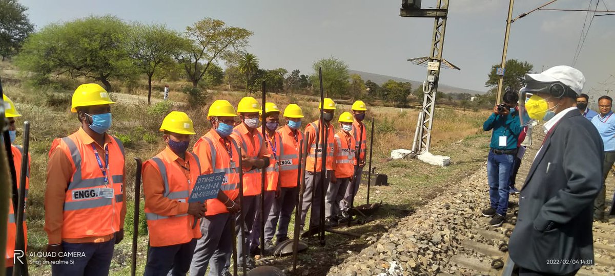 airtu_z's tweet photo. #LDCE_OPEN_TO_ALL_FOR_Trackman 
Honb Sir plz pay attention on this burning issue.. It is the issue which is in favour of Railway bcoz after LDCE open Large number of employees take participate in Departmental exam &amp; talented get selection @PMOIndia @IR_CRB @RailwayMinistry https://t.co/dLA25DZJpH