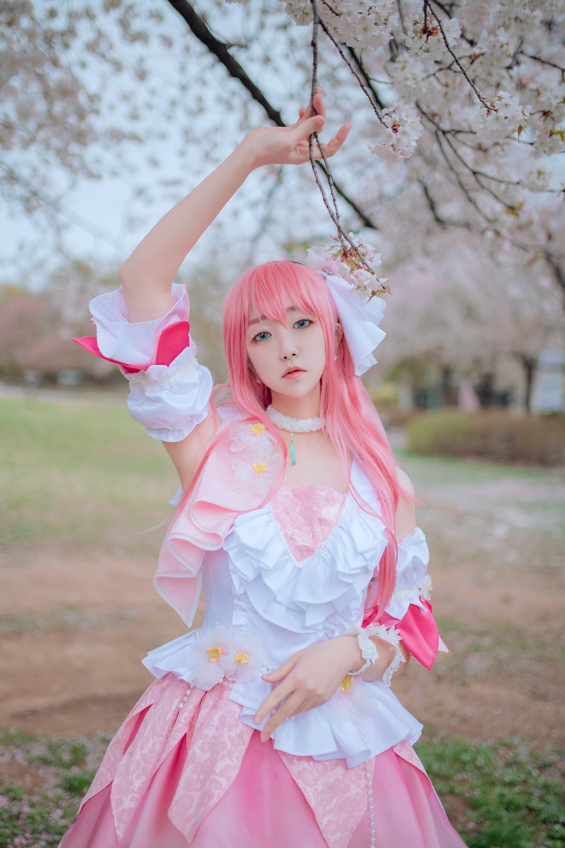 YByul_cos's tweet photo. 🌈
プロジェクトセカイ カラフルステージ！ feat.初音ミク

🌸
巡音ルカ (Dear flower ver.)

📷
가온 님(@Gaon_GAONNURI) https://t.co/THNarMShpr