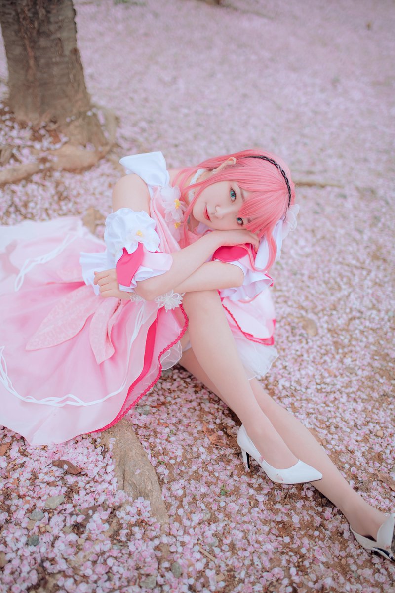 YByul_cos's tweet photo. 🌈
プロジェクトセカイ カラフルステージ！ feat.初音ミク

🌸
巡音ルカ (Dear flower ver.)

📷
가온 님(@Gaon_GAONNURI) https://t.co/THNarMShpr
