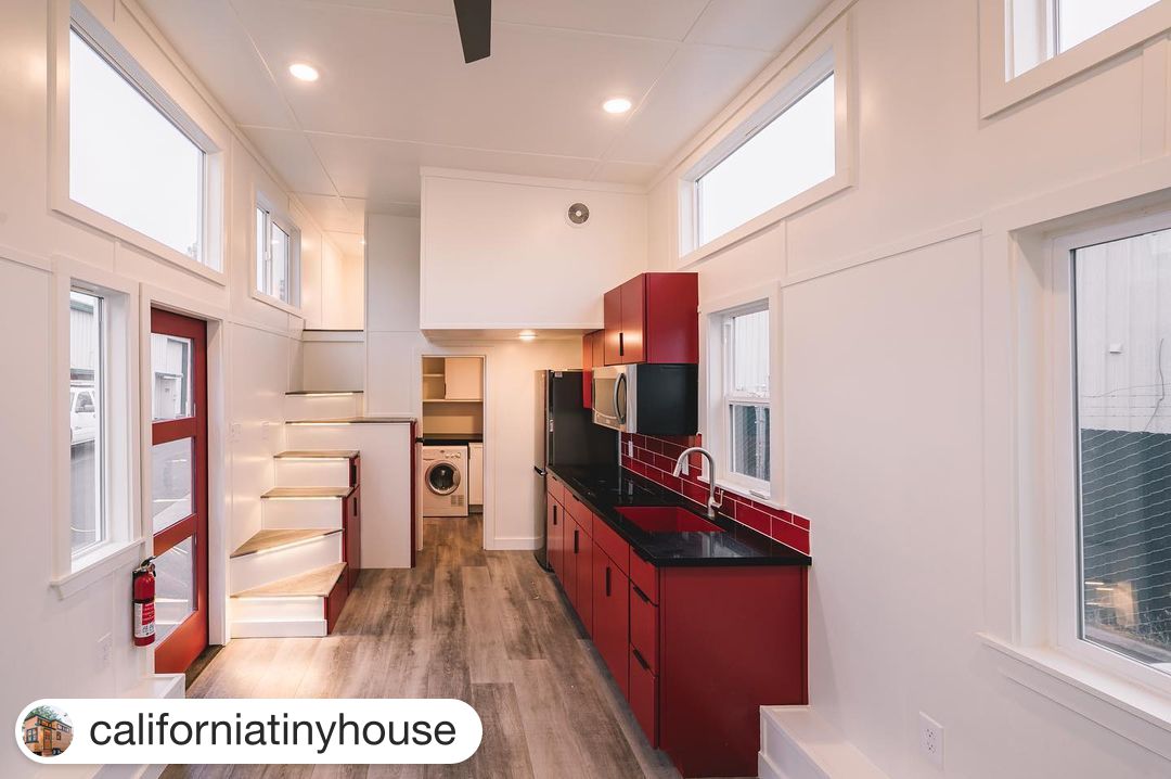 Lavalleflooring's tweet image. Don&apos;t let the phrase &quot;tiny home&quot; fool you, this home has some serious inspiration! 

Home by: californiatinyhouse

#tinyhomedesign #homedesign #inspiration #vinylflooring #tile #ND #SD #MN