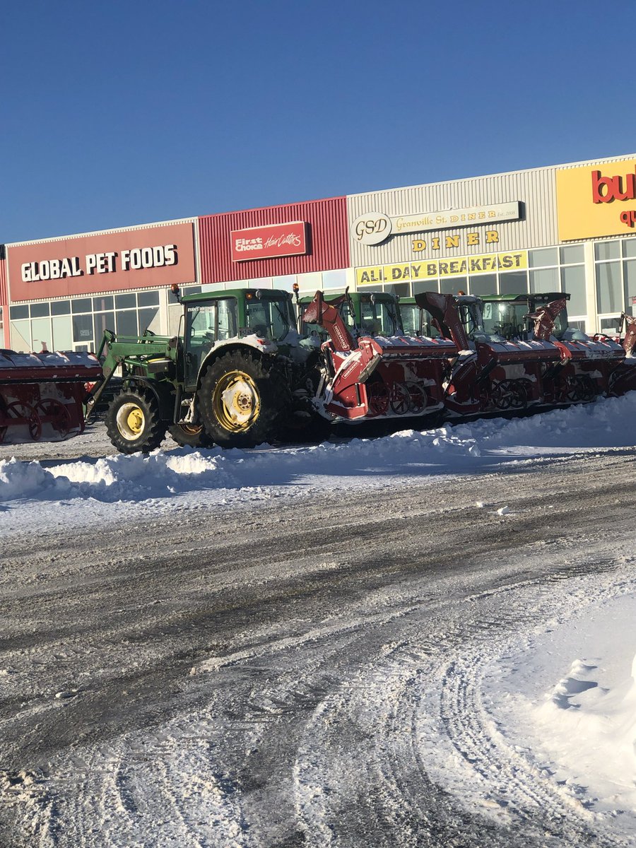 Snow plow operators know what’s up <a href="/gsdsummerside/">Granville St Diner</a> fresh roast turkey dinner with all the fixins  and scallops on special. Eggs Benny and pei grilled potatoes with fried onions breakie special ☕️ incl.