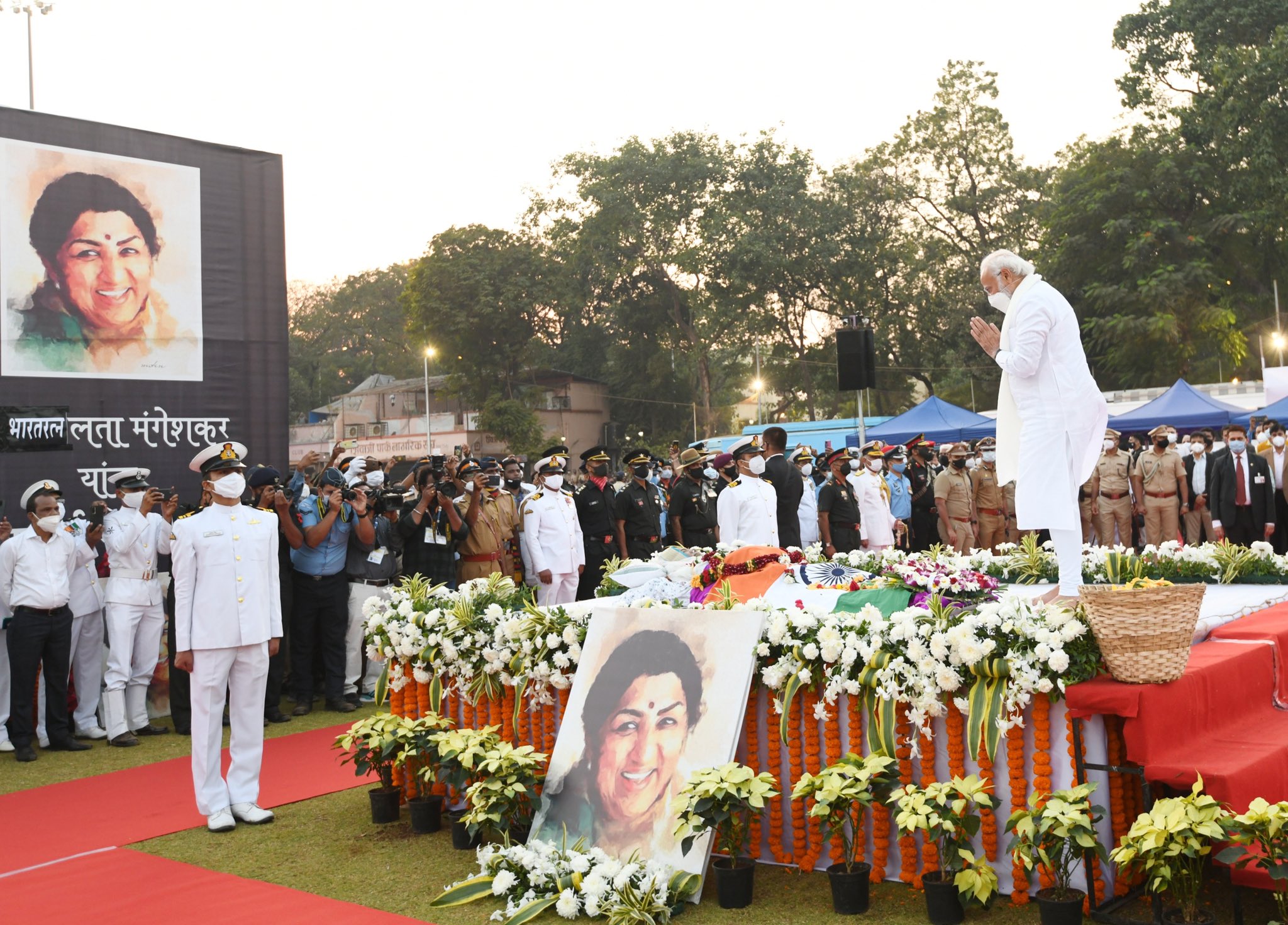 सुर साम्राज्ञी लता निधन पीएम मोदी