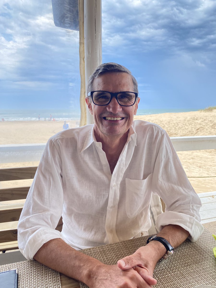 LarranagaNelson's tweet photo. Hoy cumplo 64!! Una vida recorrida con el espíritu y ganas de estar aportando hacia las personas y aprendiendo de ellas.
Esta es mi misión y el camino que voy a seguir.
Muchas gracias por acompañarme y les envío un fuerte abrazo.
#cumpleaños #nelsonlarrañaga #visionlaboral https://t.co/iL2wxKlzVs