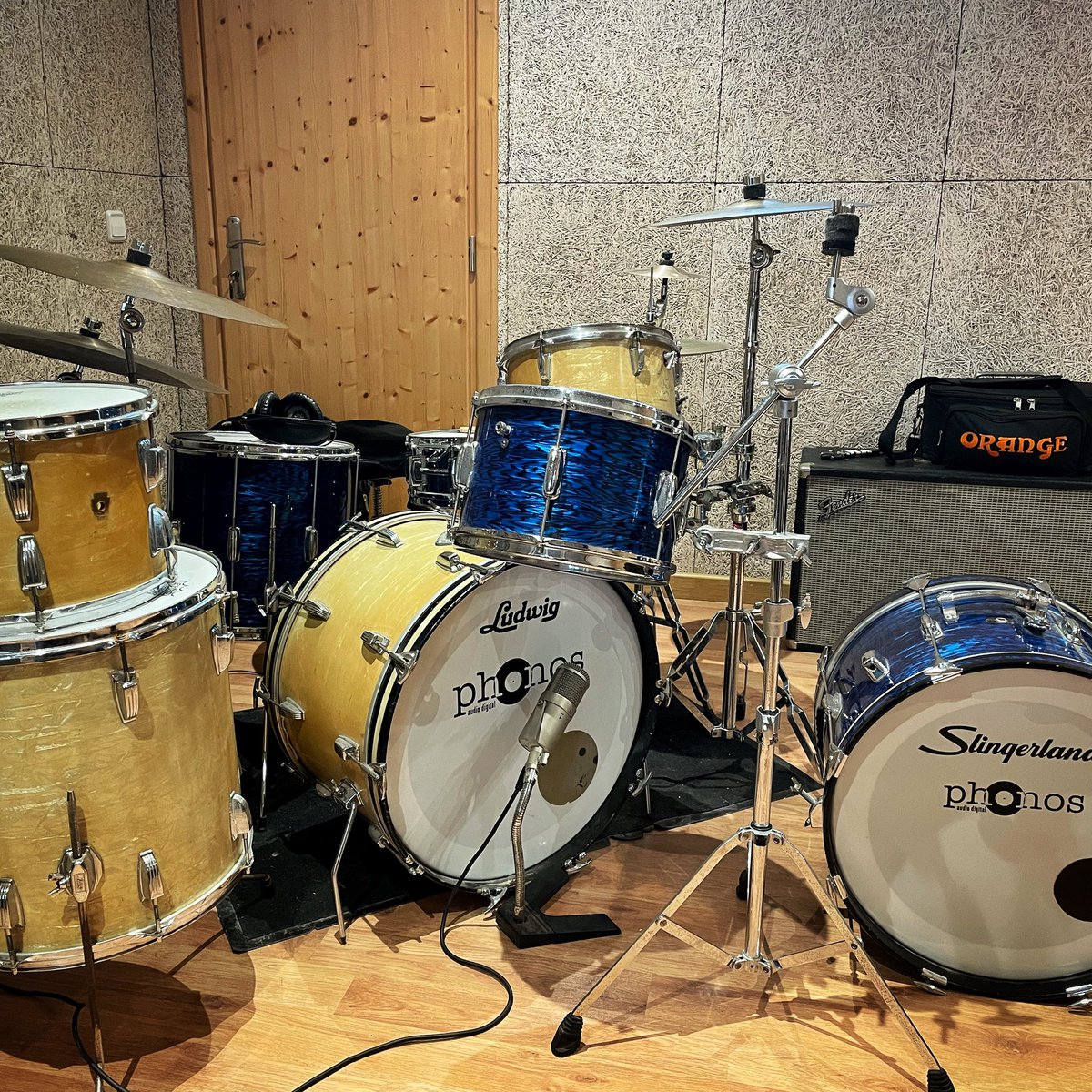 PHONOSaudio's tweet image. Desordre rock and roll mode on. Proves per demà començar les bateries de @reserva_oriental2020 .

#rec #drumsrecording #ludwig #slingerland #vintage #sixties