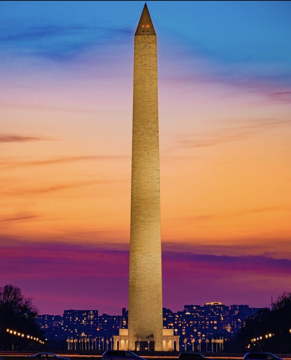 TheNationalMall's tweet photo. The colors right here on the #NationalMall are next level. 🌈🌈🌈✨✨✨🇺🇸🇺🇸🇺🇸

 📸: Thank you @MikeLurie for this vivid capture.
#WashingtonMonument #WinterSkies https://t.co/sWT0qFcrUo