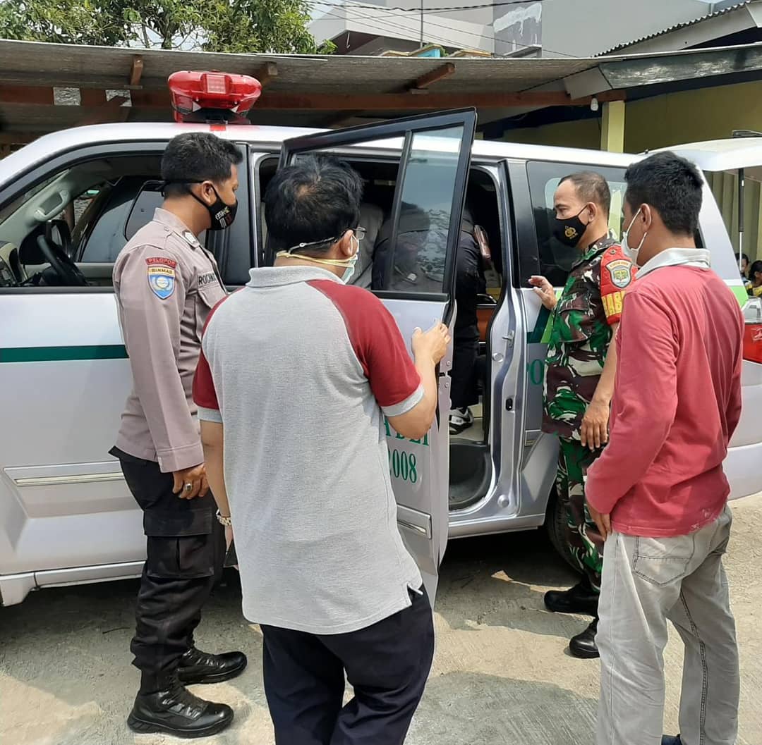 Aksi Berani Babinsa Duren Mekar Depok  Amankan ODGJ Bersejata Tajam

#TNIADMengabdiDanMembangunBersamaRakyat
