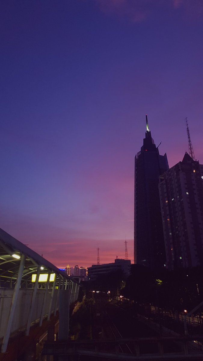 ucuzzz's tweet photo. @nikkoilham Day and nite mode 📷

#shotbyphone #NOFILTER https://t.co/2BjI5lnk4V