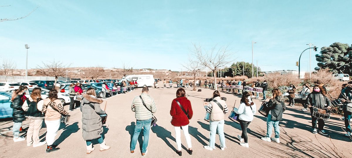 Primer ensayo de la sección de instrumentos. Casi casi hemos estado al completo. ¡Qué emoción volver a reunirnos y volver a tocar nuestras marchas! 

#SemanaSantaZGZ #SemanaSanta2022