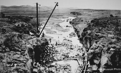 PrescottAZHist's tweet photo. This week's article!
"The Mysterious Ruins at Sullivan Lake"
https://t.co/rPDbpcmBbq
The story and history of Sullivan Lake, Arizona (located between #ChinoValleyAZ and #PauldenAZ on "Old Hwy. 89") and the mysterious ruins surrounding it.
#PrescottAZHistory #PrescottAZ https://t.co/Xxl5LgYtwV