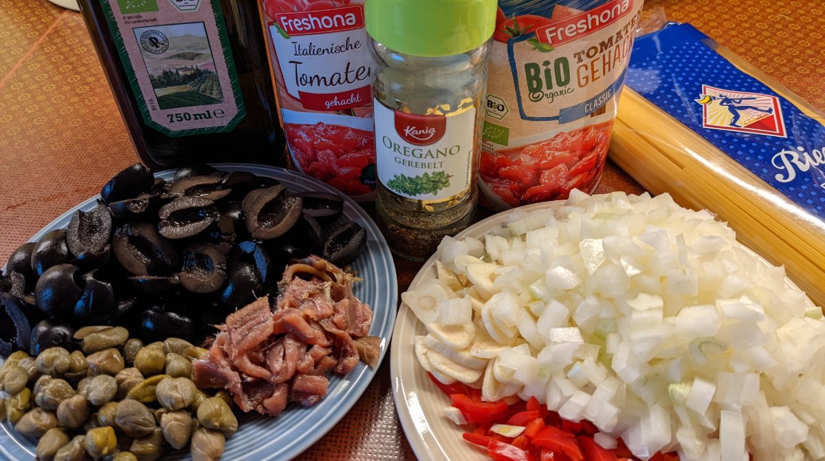 HrAhlers's tweet photo. #WirKochen
Spaghetti ala Puttaneska https://t.co/Ss3UoDmYSG