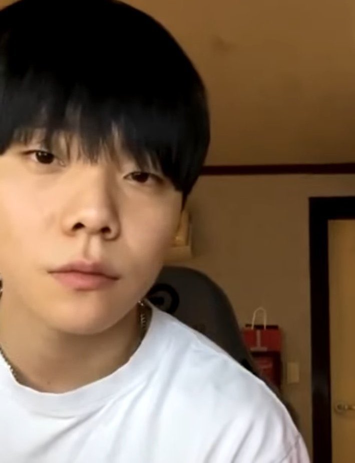 whsskeoeks's tweet photo. 진짜 개ㅐㅐㅐㅐㅐㅐㅐㅐㅐㅐ잘생김 https://t.co/AhRI7EUrpE