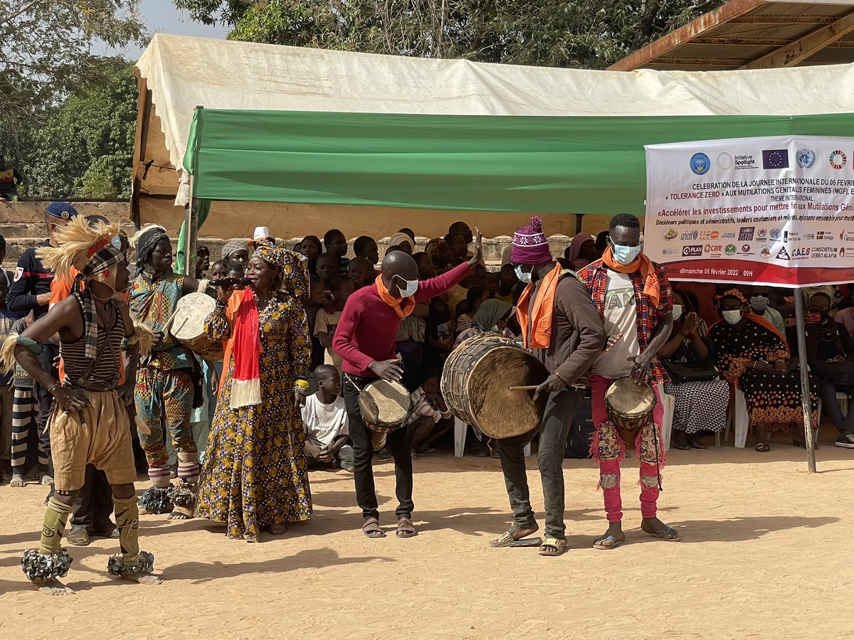 unicefmali's tweet photo. Aujourd'hui à Bougouni, MPFEF @GlobalSpotlight @onu_mali @UNICEF @Unfpamali 
et leurs partenaires ont célébré la journée internationale de tolérance zéro contre les mutilations génitales féminines.

#ToleranceZeroMGF
#InvestDontRest https://t.co/pJ3x6I2FTW