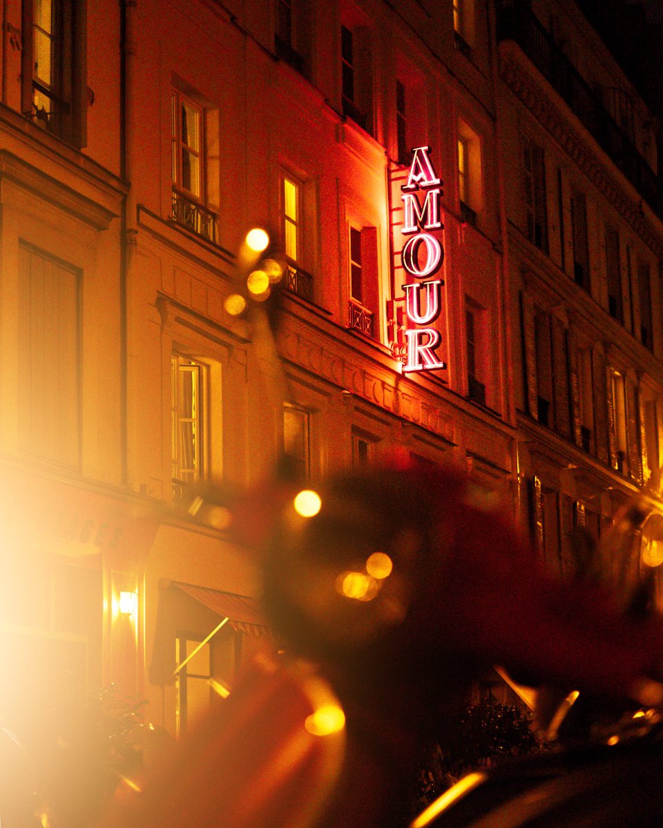 gounzen's tweet photo. Hôtel Amour
#paris https://t.co/Uatk4LpuRB