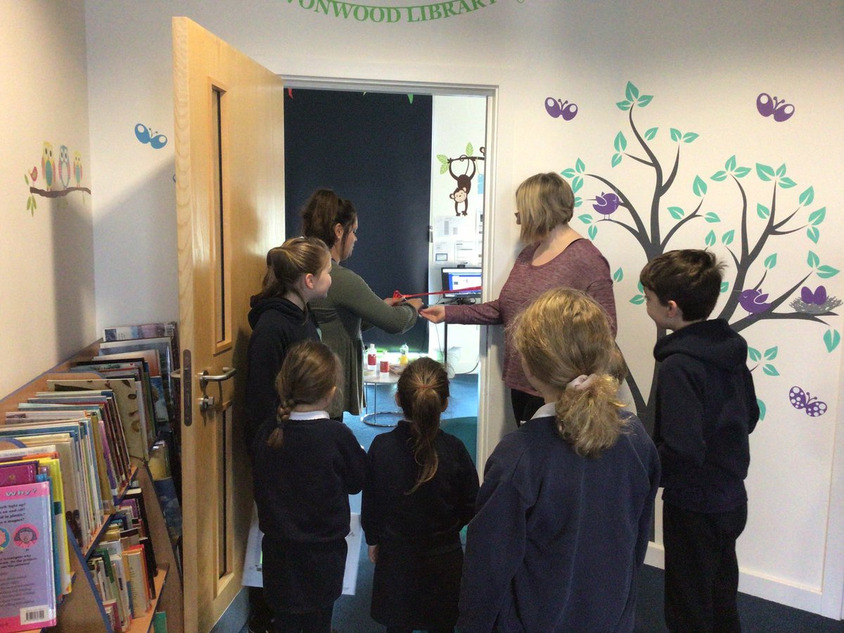 AvonwoodDHT's tweet photo. After months of hard work from our Linwood student and our English Lead we were finally ready to re-open our library.  The children were so excited. #lovetoread https://t.co/58yMVInYNL