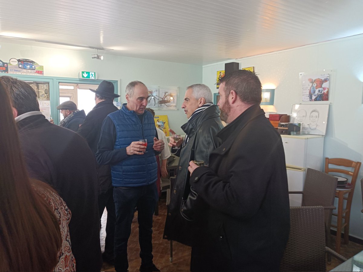Jean_LucFUGIT's tweet photo. #Longes #Convivialité #Jeunesse
👏 Très heureux d'avoir participé ce matin à la matinée sabodet pommes de terre et tomme daubée organisée par l'association des Jeunes de Longes.
👍 Bravo pour le volontarisme, le bénévolat et la bonne humeur affichés ! https://t.co/qD2TxYZELQ