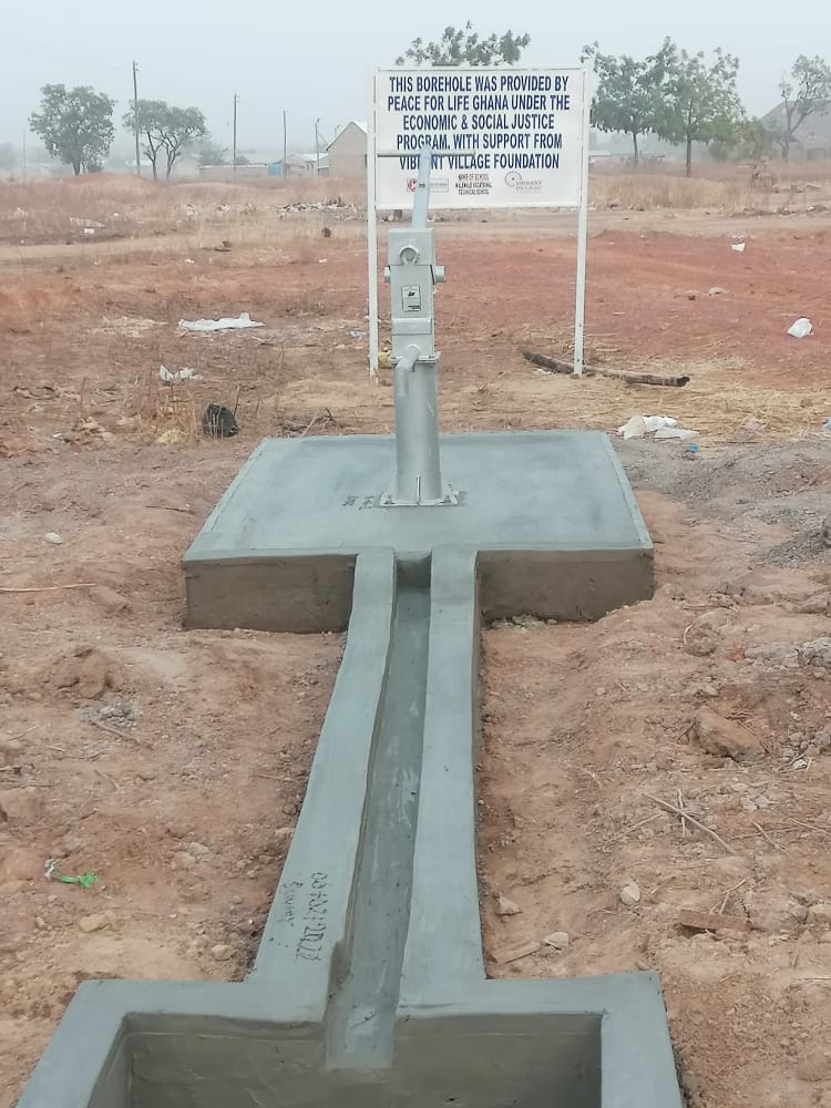 PeaceforlifeG's tweet photo. Improving acess to water in schools and communities in west mamprusi municipal  in the north east region. https://t.co/FBkoFVPoSn