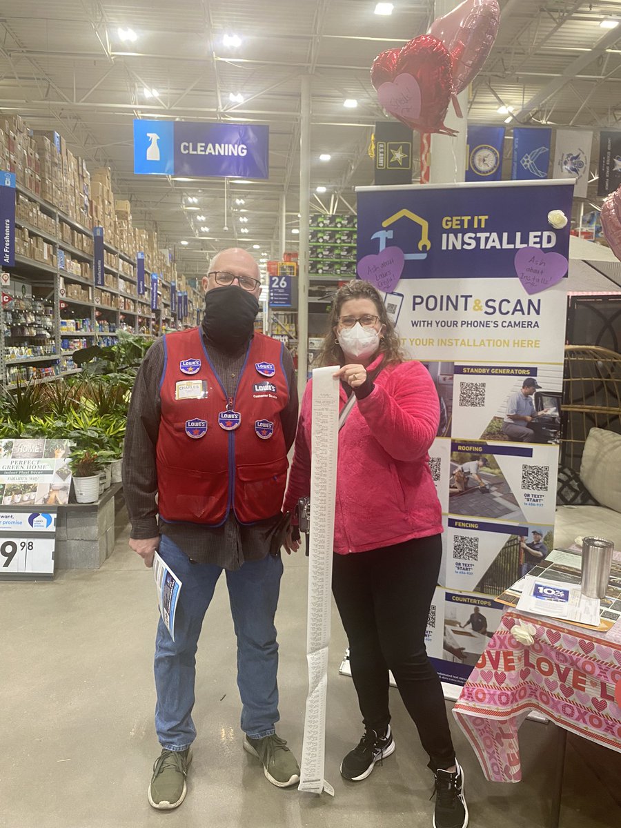 Happy customers and big sales coming out of #lowes1126 today. Cabinet specialist Charles Brock closing out a huge sale and one happy customer! <a href="/PresnellLars/">Lars Presnell</a> <a href="/eric_marler/">Eric Marler</a> <a href="/BlueBoxR1/">@BlueBoxR1</a> @FeliciaC1126 @NathanRGardner <a href="/JMartinenza/">Jeff86</a> <a href="/TinaStore1126/">TinaStore1126</a>