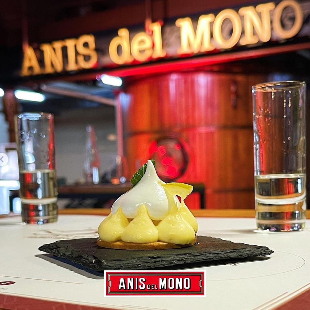 🎂 ¡No hay cumpleaños sin pastel! ¿Qué os parecen los mini Lemon Pie con gelatina de Anís que nos preparó   Miquel Antoja en nuestro 150 Aniversario? Si os apetece probarlos, tenéis la receta paso a paso aquí 👉🏻 anisdelmono.es/receta/mini-le…  
📸 Foodlona