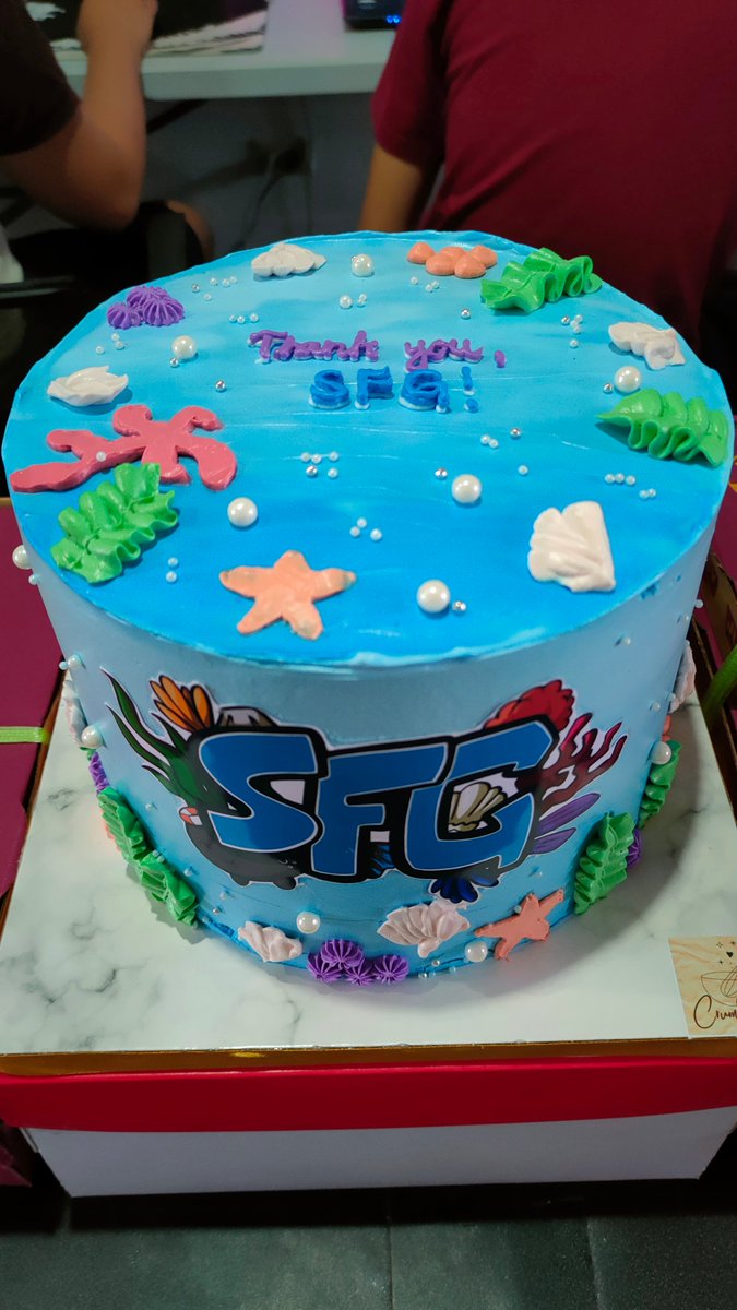 byleonchan's tweet photo. 👀 Look at that cake!

A few @SwordfishGuild Guppies got together (IRL) to celebrate with cake and pizza

It is great to see our community expand beyond the metaverse and into the meat space https://t.co/RfYzcONVsm