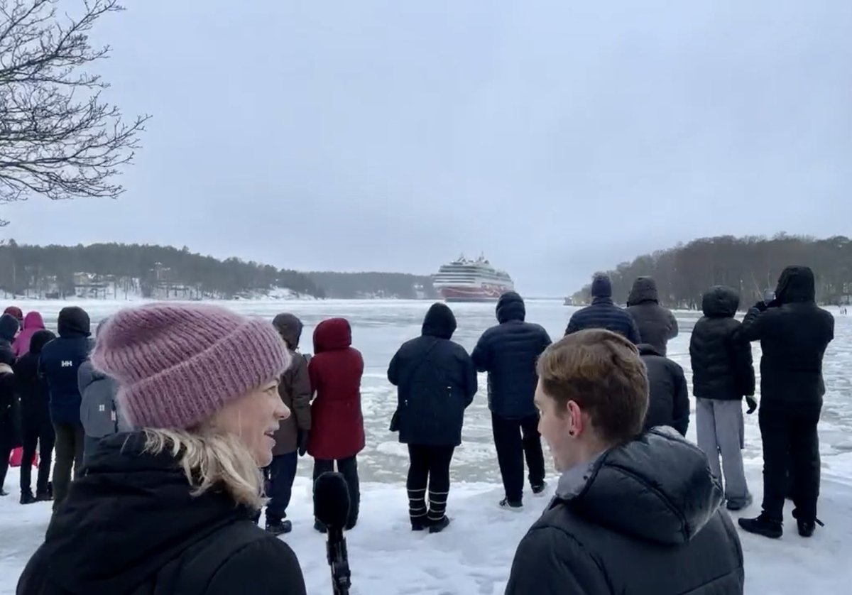 JohannaKakonen's tweet photo. #vikingglory saapui tänään Turkuun. Nämä historialliset hetket ovat tietysti suoran lähetyksen paikkoja. #digituottaja @turunsanomat https://t.co/Xv0030UEPo