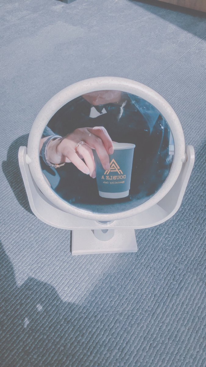 شعرت لأول مرة أن رغبتي في العودة إليك تنعدم، توقي للحديث معك يتلاشى، وأن الحب الذي أحمله لك لا يشفع لكل هذا !