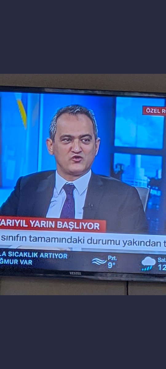 crd_emre's tweet photo. Aq vücudumun %10'u sudan, %90'ı Mahmut Özer nefretinden oluşuyor
#MahmutOEzeristifa https://t.co/SEGXIEEOYR