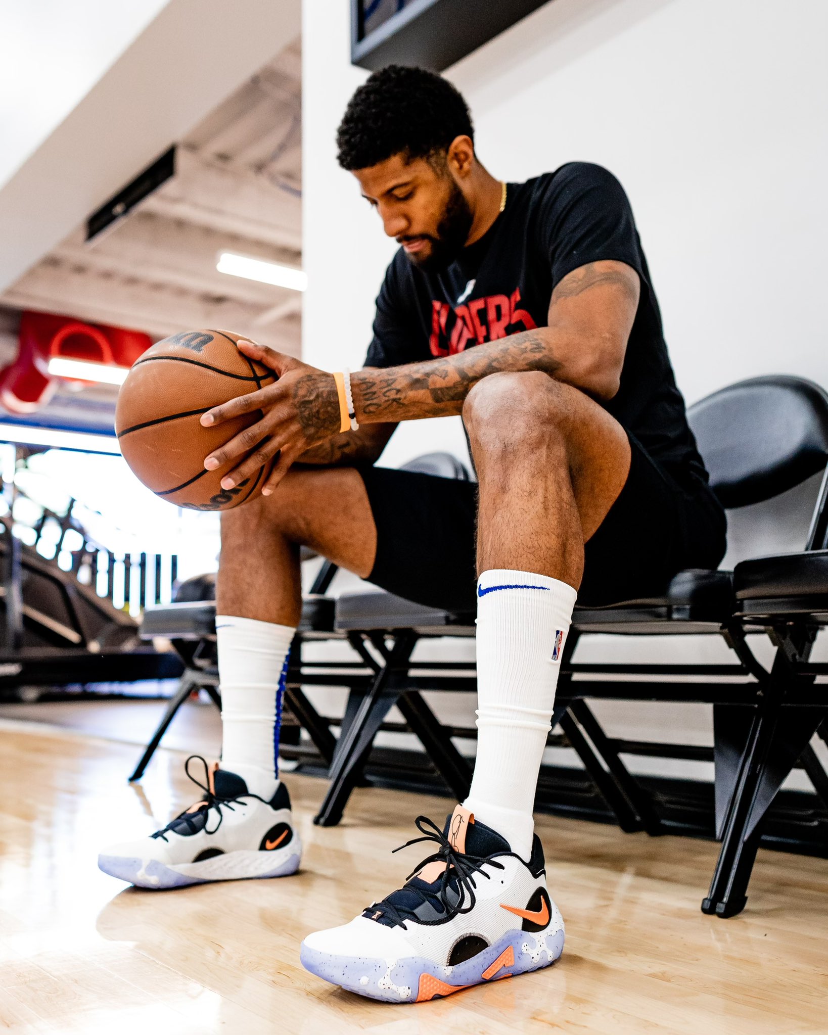 Paul george 3 on feet sales