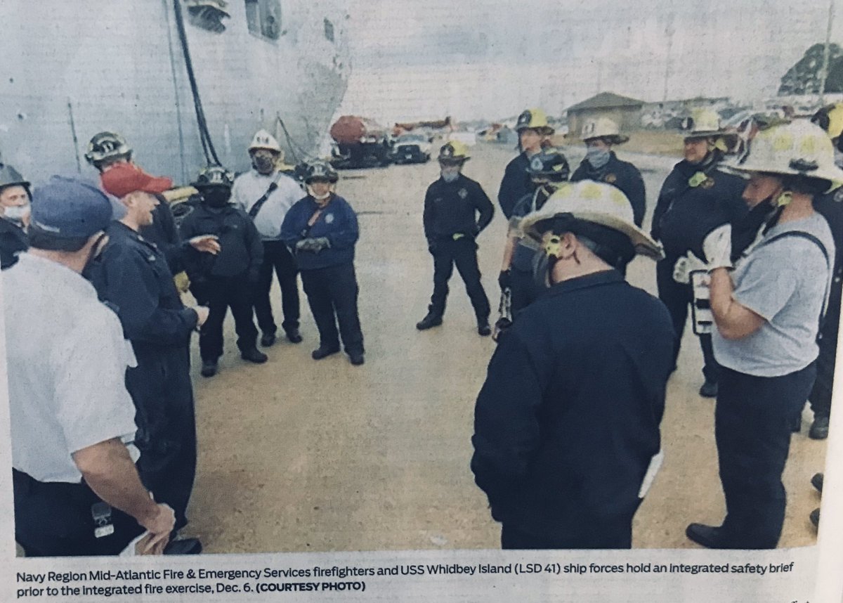 A shoutout to @VirginiaBeachFD ,#NavyRegionMidAtlanticFireEmergencyServices & #USSWhidbeyIsland ship forces, conducting an integrated fire drill to better prepare for shipboard fires!

#ShipboardFire #firefighters #emergency https://t.co/Rv9TMbtzvW