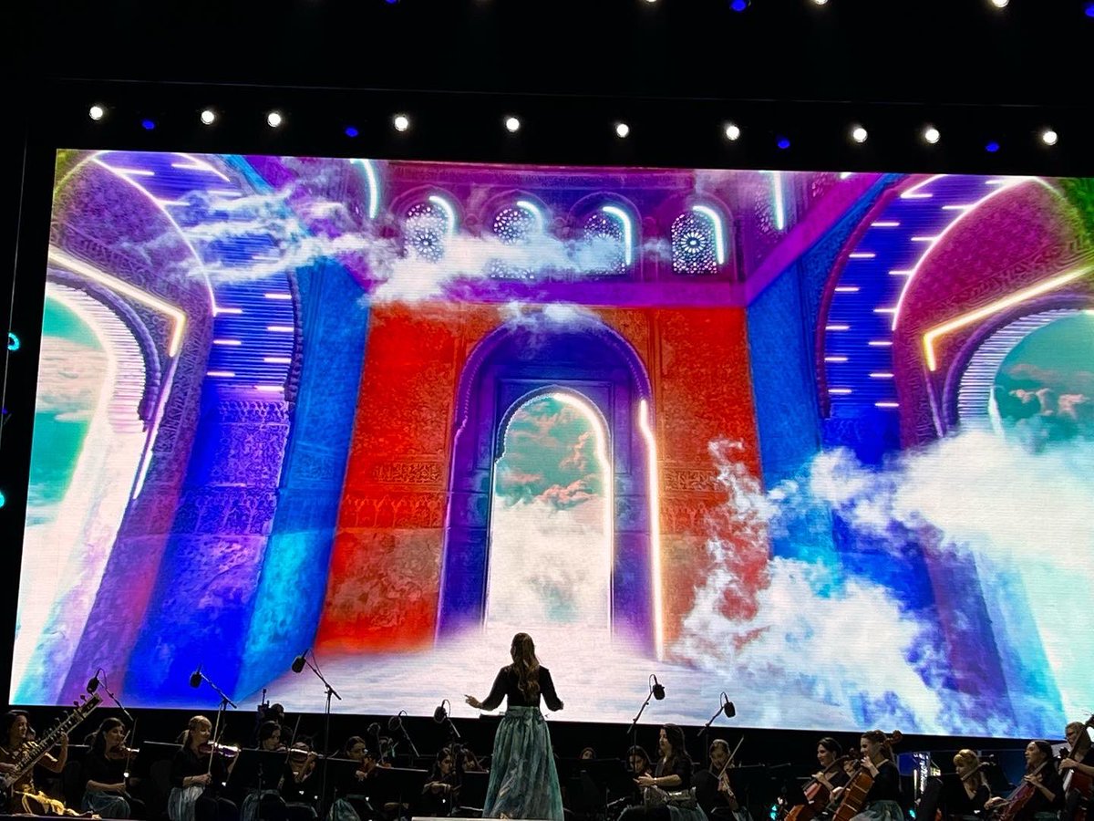 Returning now from seeing @ShankarAnoushka with the @FirdausOrch at @expo2020dubai. Brilliant performance of emotional depth by truly accomplished musicians. Huge thanks to Maestro @arrahman for his visionary leadership.

#arrahman #AnoushkaShankar #Firdaus #Expo2020Dubai