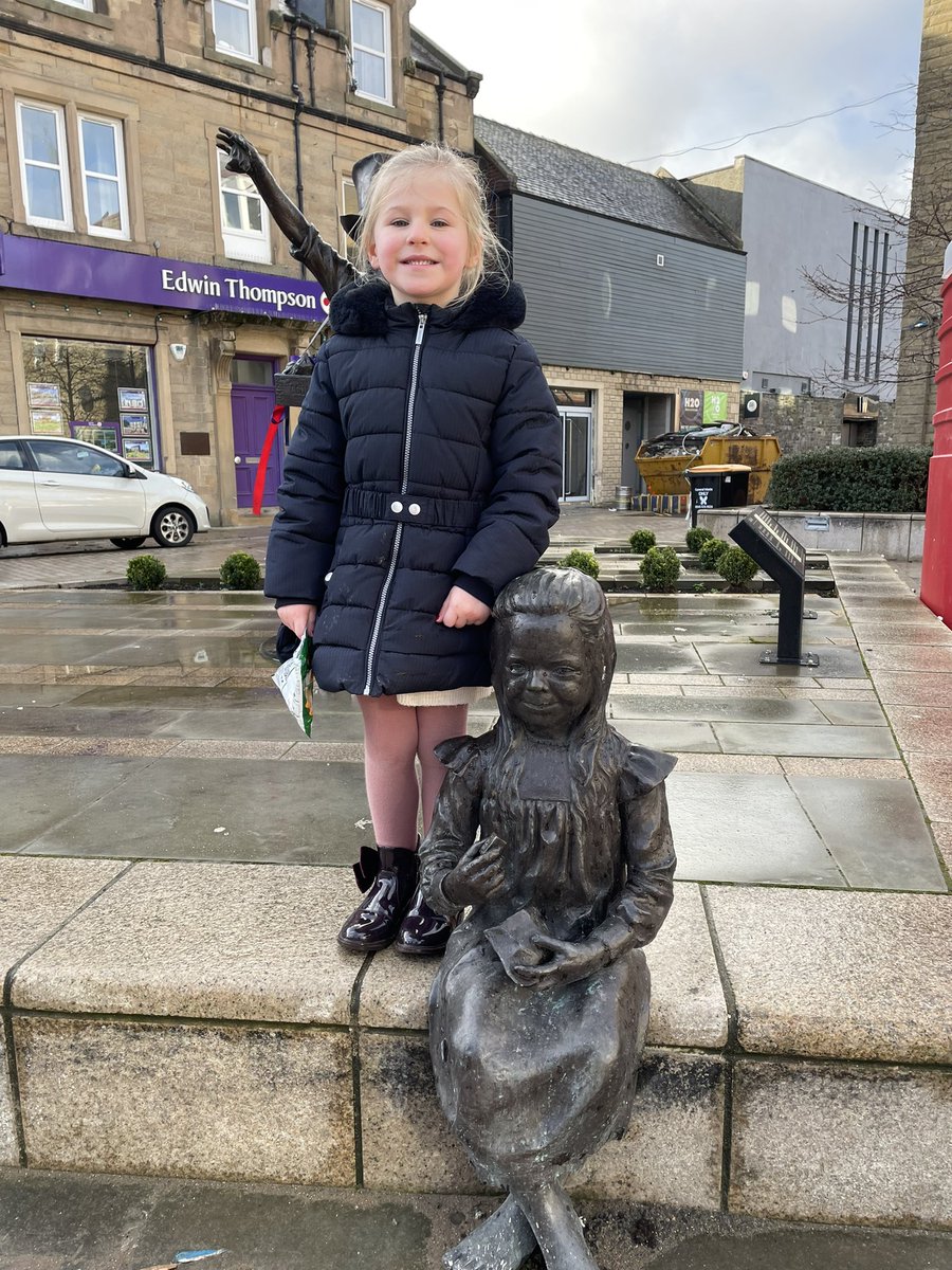 C was visiting family in Galashiels today when she found the man who sold Coulters Candy #allybally <a href="/MrsEdwardsStBs/">Mrs Edwards</a>