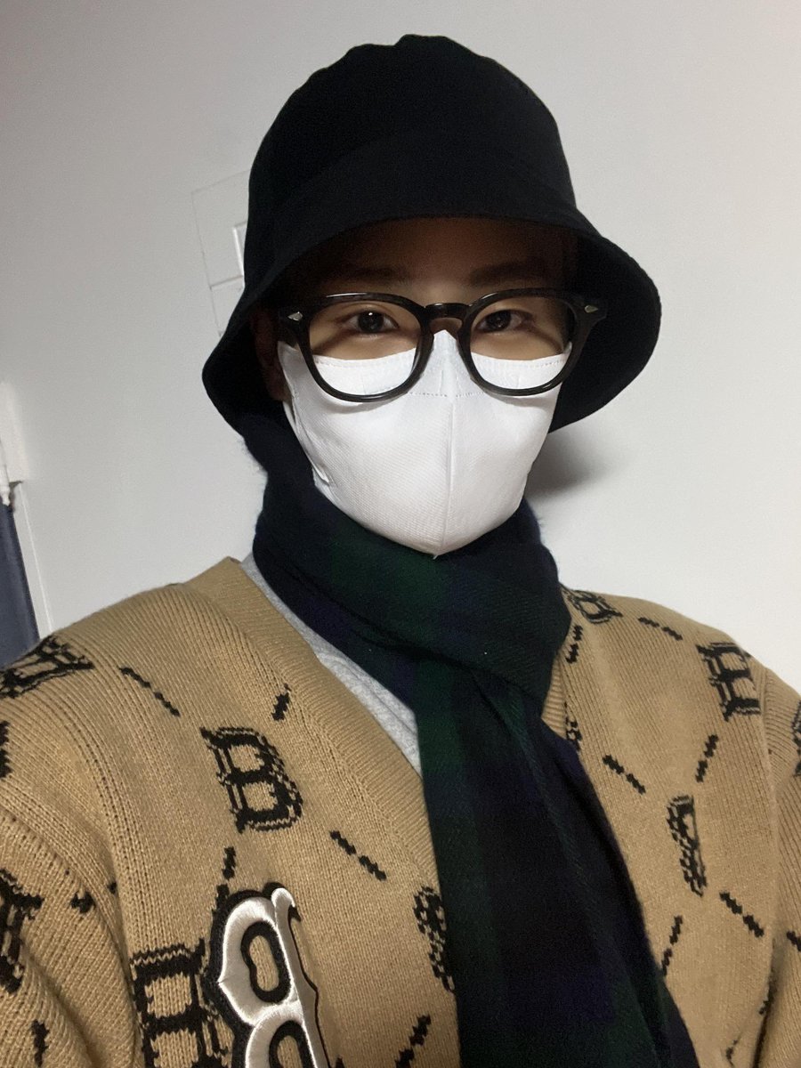 DAEHWIFR's tweet photo. UNIVERSE ✩ | 06.02.22

Bonjour février 😊
________
#AB6IX #LEEDAEHWI #이대휘
🇫🇷 DAEHWIFR https://t.co/duOz0iRAWs