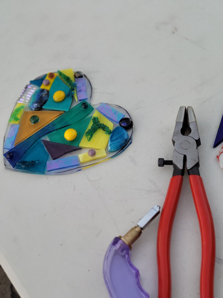 sandiegocraft's tweet photo. Family Glass took place this weekend. Join us each month for a fun themed project. Hearts in Feb for a month to celebrate love!
#ValentinesDay #weekend https://t.co/TJVIHkE3G9
