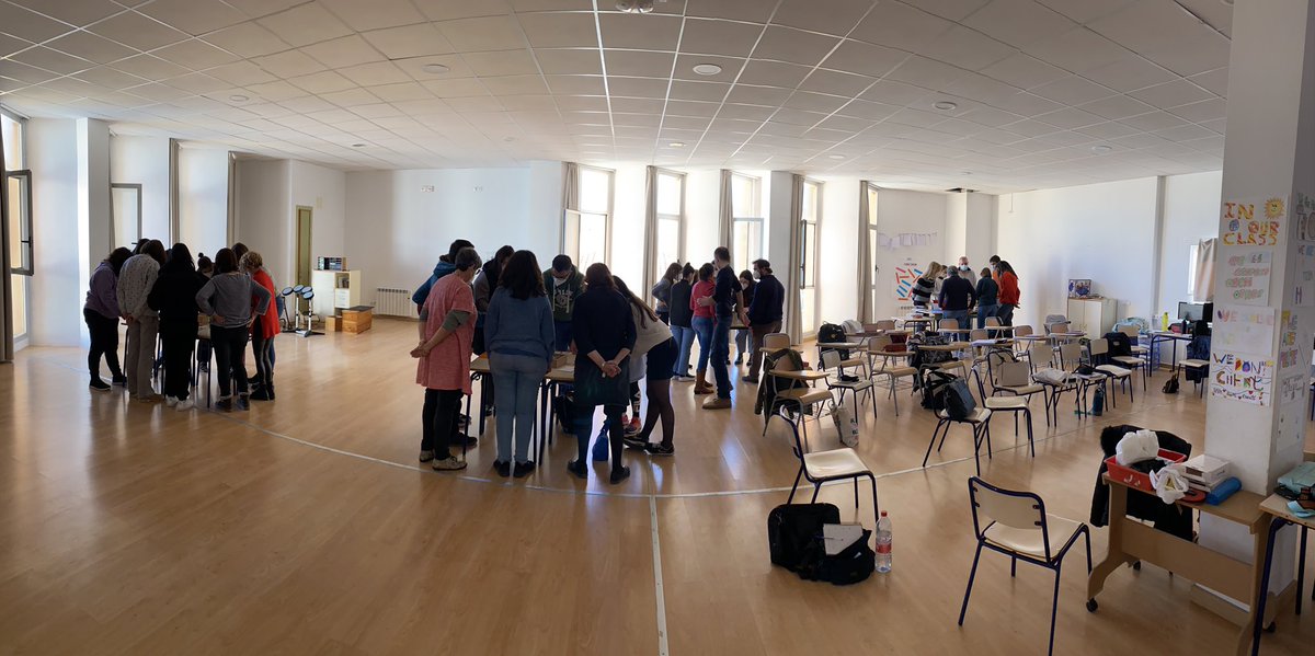 miriambl89's tweet photo. La motivació és la clau del canvi✨
Una jornada de noves inspiracions matemàtiques feta per als nostres companys i companyes. 
#oaoa #matemàtiquesmanipulatives  #matemàtiquesinclusives #cratrescaire https://t.co/hT6iEk8dJV