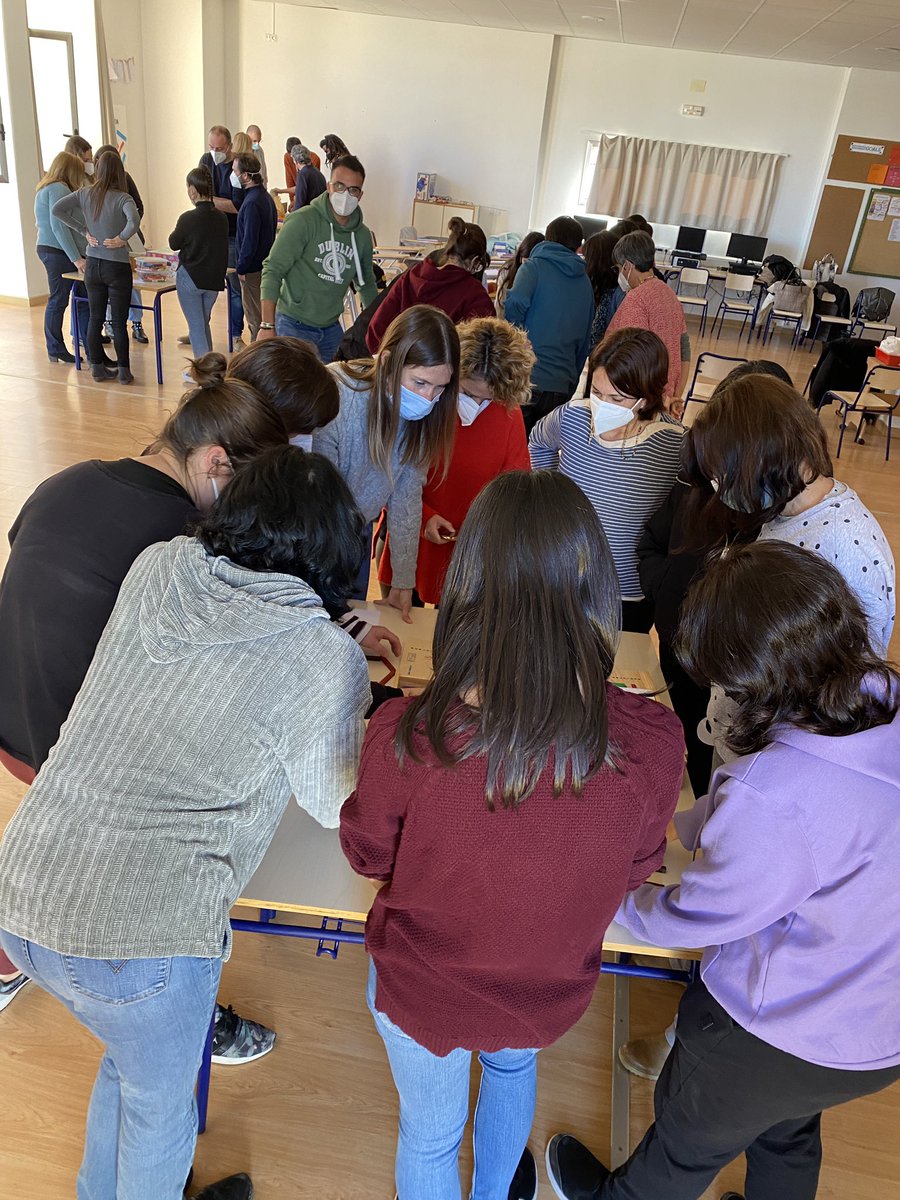 miriambl89's tweet photo. La motivació és la clau del canvi✨
Una jornada de noves inspiracions matemàtiques feta per als nostres companys i companyes. 
#oaoa #matemàtiquesmanipulatives  #matemàtiquesinclusives #cratrescaire https://t.co/hT6iEk8dJV