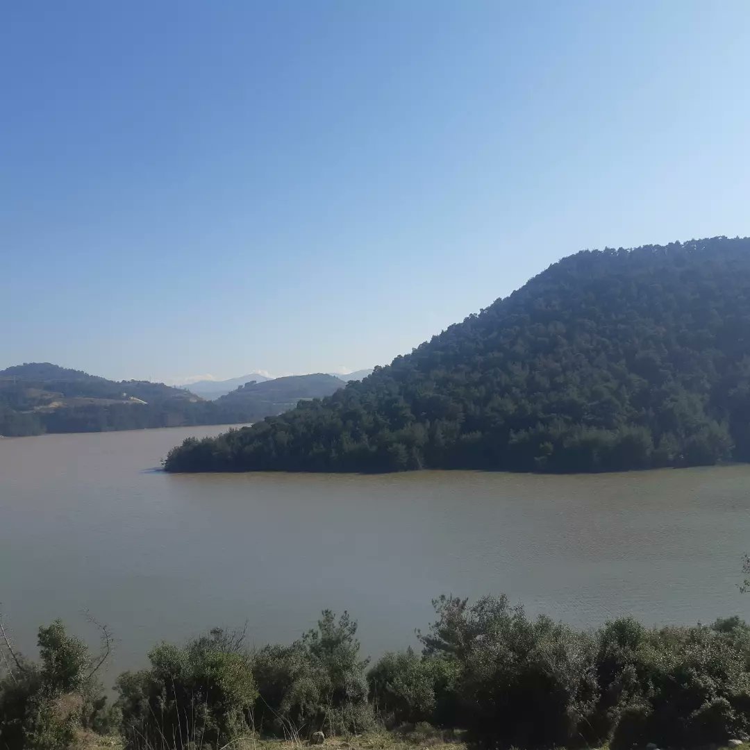 canselguven1's tweet photo. Siyanürlü altın avcılarından kurtardığımız barajı teftişe gittik kızımla. Suyla ve piknikçilerle dolmuş 🥰 #Atikhisar @ckalebelediye https://t.co/XA2g2rBrvl